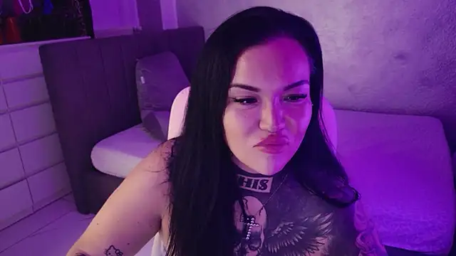 Snapshot of _MelinaCurves_ chatting on July 2026 12:17:02 AM MelinaCurves online show from July 2026 12:17:02 AM
