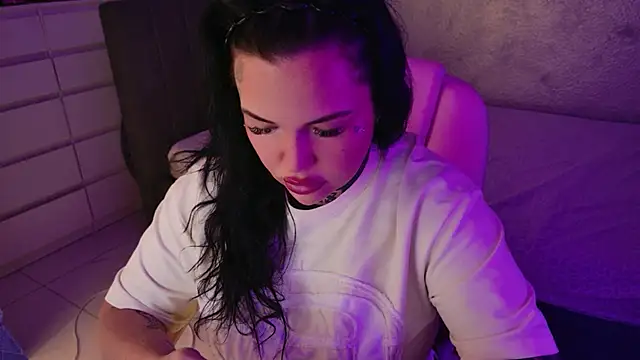 Snapshot of _MelinaCurves_ chatting on July 2026 08:12:02 PM MelinaCurves online show from July 2026 08:12:02 PM