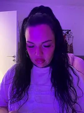 Snapshot of _MelinaCurves_ chatting on July 2026 11:01:01 PM MelinaCurves online show from July 2026 11:01:01 PM
