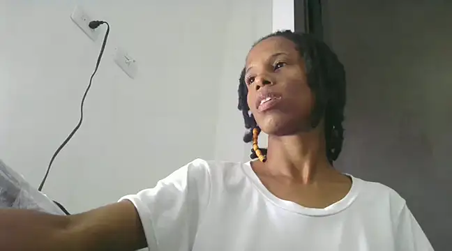 Snapshot of africa_deluxe chatting on February 2025 06:48:02 PM africa deluxe online show from February 2025 06:48:02 PM