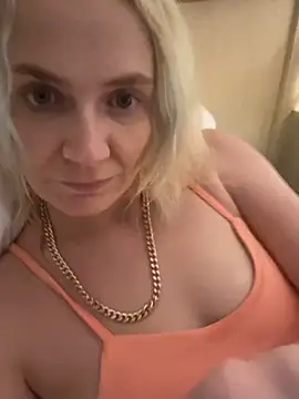 Snapshot of SugarTits199869 chatting on October 2025 05:06:01 AM SugarTits199869 online show from October 2025 05:06:01 AM