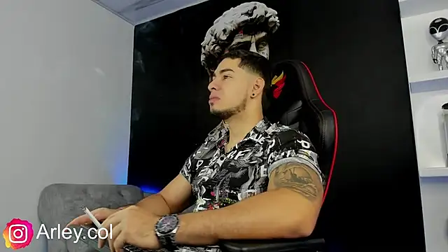 Snapshot of Dimitri_Colleman chatting on December 2024 08:09:01 PM Dimitri Colleman online show from December 2024 08:09:01 PM