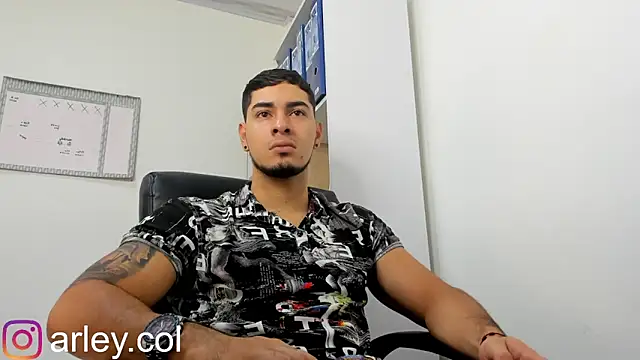 Snapshot of Dimitri_Colleman chatting on December 2024 04:36:02 AM Dimitri Colleman online show from December 2024 04:36:02 AM