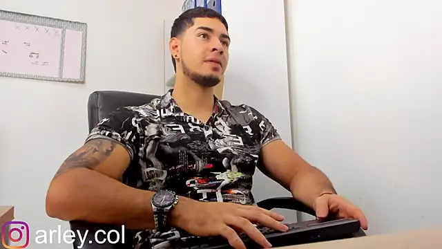 Snapshot of Dimitri_Colleman chatting on December 2024 11:00:01 AM Dimitri Colleman online show from December 2024 11:00:01 AM