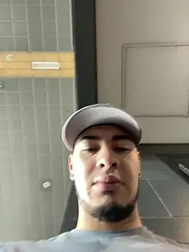 Snapshot of Dimitri_Colleman chatting on December 2024 05:37:02 PM Dimitri Colleman online show from December 2024 05:37:02 PM