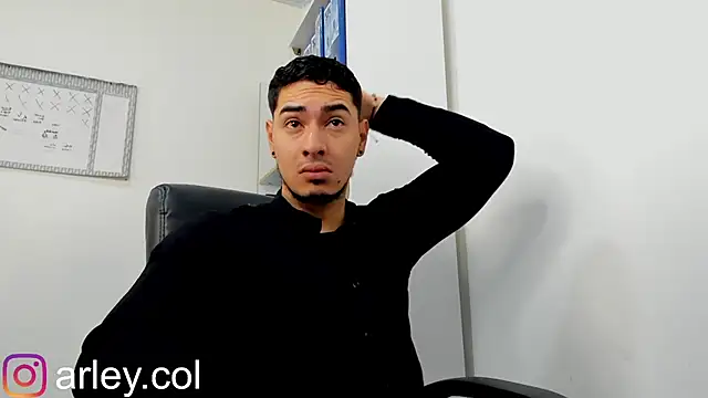 Snapshot of Dimitri_Colleman chatting on December 2024 10:04:02 PM Dimitri Colleman online show from December 2024 10:04:02 PM