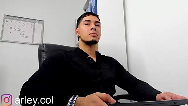 Snapshot of Dimitri_Colleman chatting on January 2025 12:33:01 AM Dimitri Colleman online show from January 2025 12:33:01 AM