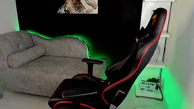 Snapshot of Dimitri_Colleman chatting on January 2025 02:29:01 AM Dimitri Colleman online show from January 2025 02:29:01 AM