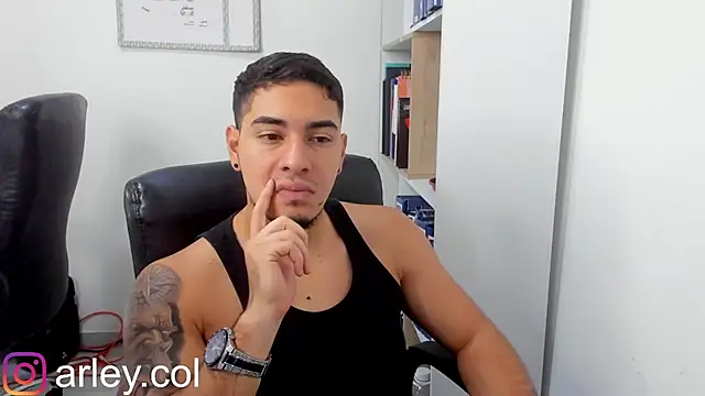 Snapshot of Dimitri_Colleman chatting on January 2025 12:04:02 PM Dimitri Colleman online show from January 2025 12:04:02 PM