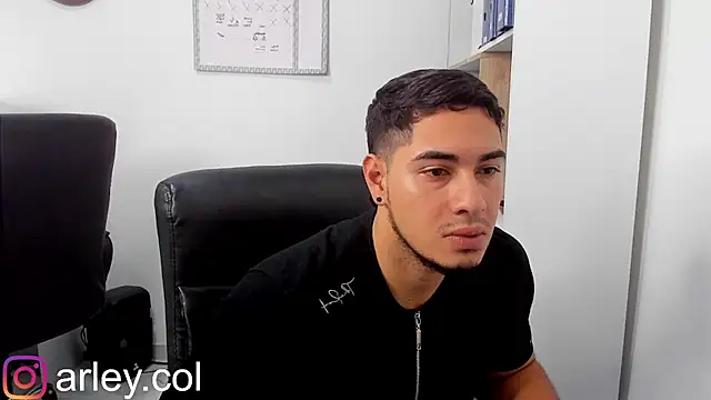 Snapshot of Dimitri_Colleman chatting on January 2025 11:23:02 AM Dimitri Colleman online show from January 2025 11:23:02 AM