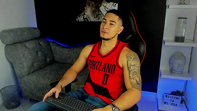 Snapshot of Dimitri_Colleman chatting on January 2025 03:19:02 AM Dimitri Colleman online show from January 2025 03:19:02 AM