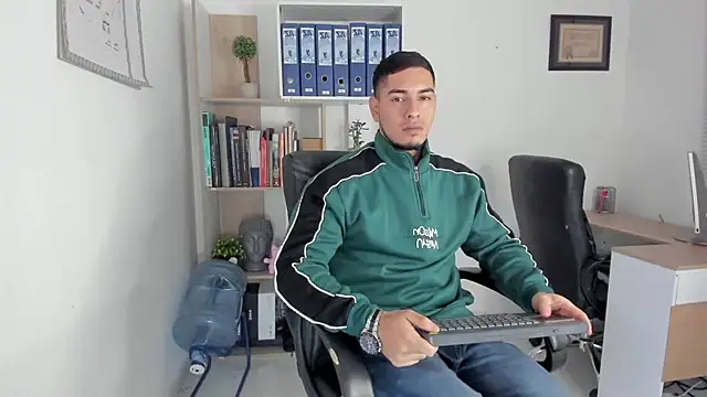 Snapshot of Dimitri_Colleman chatting on January 2025 09:04:02 AM Dimitri Colleman online show from January 2025 09:04:02 AM