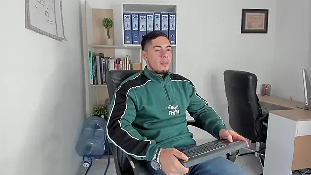 Snapshot of Dimitri_Colleman chatting on January 2025 12:06:01 PM Dimitri Colleman online show from January 2025 12:06:01 PM