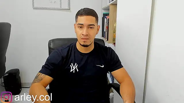 Snapshot of Dimitri_Colleman chatting on February 2025 06:43:01 AM Dimitri Colleman online show from February 2025 06:43:01 AM