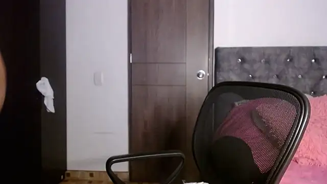 ZAHI WILLX online show from January 2026 10:35:01 PM