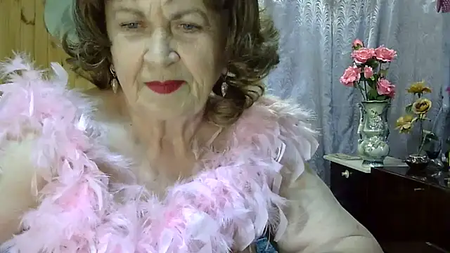 Snapshot of Emma52610 chatting on June 2026 05:55:02 PM Emma52610 online show from June 2026 05:55:02 PM