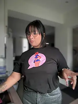 Snapshot of DannaaMeliza chatting on December 2024 09:35:01 AM DannaaMeliza online show from December 2024 09:35:01 AM