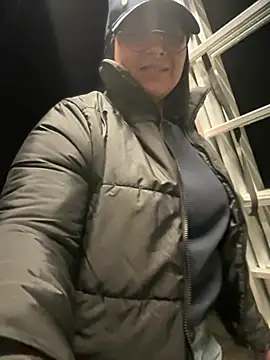 Snapshot of DannaaMeliza chatting on December 2024 05:48:01 PM DannaaMeliza online show from December 2024 05:48:01 PM