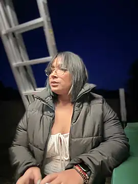 Snapshot of DannaaMeliza chatting on January 2025 04:48:01 PM DannaaMeliza online show from January 2025 04:48:01 PM