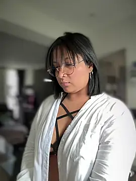 Snapshot of DannaaMeliza chatting on January 2025 02:04:01 PM DannaaMeliza online show from January 2025 02:04:01 PM