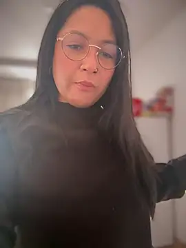 Snapshot of DannaaMeliza chatting on February 2025 11:09:02 AM DannaaMeliza online show from February 2025 11:09:02 AM