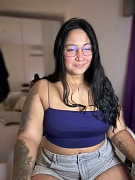 Snapshot of DannaaMeliza chatting on March 2025 11:08:02 AM DannaaMeliza online show from March 2025 11:08:02 AM