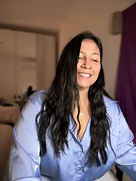 Snapshot of DannaaMeliza chatting on March 2025 02:45:01 PM DannaaMeliza online show from March 2025 02:45:01 PM