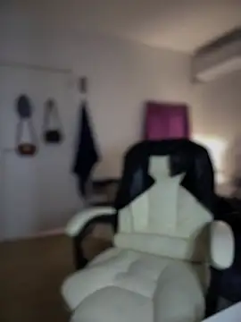 Snapshot of DannaaMeliza chatting on March 2025 11:51:01 AM DannaaMeliza online show from March 2025 11:51:01 AM