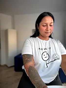 Snapshot of DannaaMeliza chatting on September 2025 09:03:01 AM DannaaMeliza online show from September 2025 09:03:01 AM