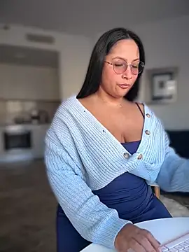 Snapshot of DannaaMeliza chatting on November 2025 09:22:01 AM DannaaMeliza online show from November 2025 09:22:01 AM