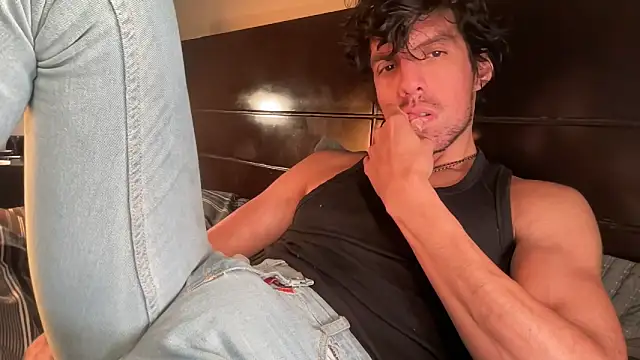 beranco19 online show from February 2026 04:39:02 AM