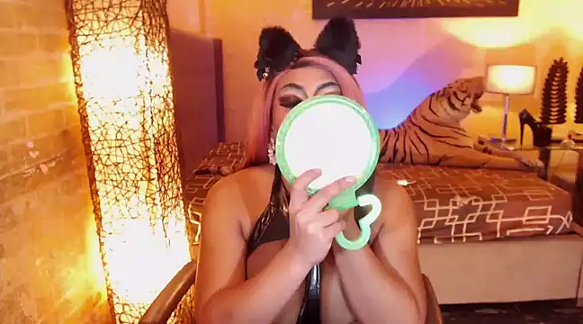 Snapshot of LavictoriaFox chatting on March 2025 12:07:02 AM LavictoriaFox online show from March 2025 12:07:02 AM