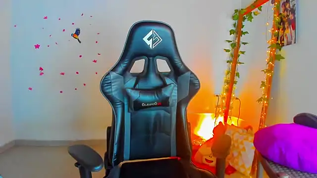 Susan Foxx online show from November 2025 07:34:01 PM