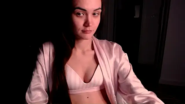 EvelynGG online show from November 2025 08:41:02 PM