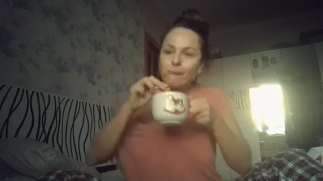 LindaStarS online show from December 2025 02:22:01 PM