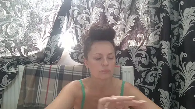 Snapshot of LindaStarS chatting on June 2026 11:25:01 AM LindaStarS online show from June 2026 11:25:01 AM