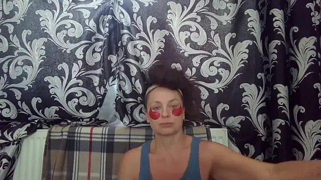 Snapshot of LindaStarS chatting on June 2026 05:37:01 AM LindaStarS online show from June 2026 05:37:01 AM