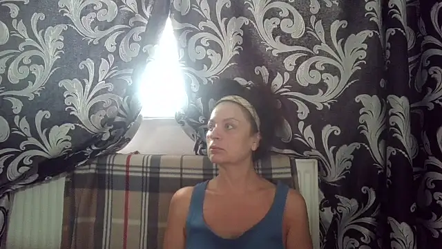 Snapshot of LindaStarS chatting on June 2026 04:11:02 AM LindaStarS online show from June 2026 04:11:02 AM