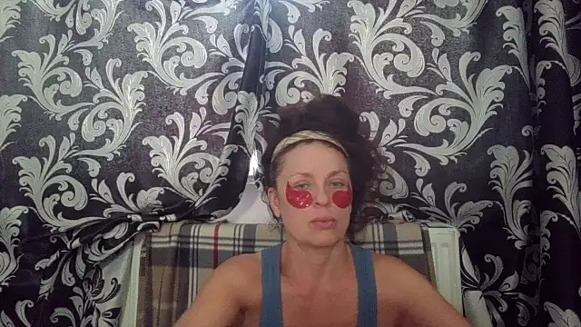 Snapshot of LindaStarS chatting on June 2026 04:45:01 AM LindaStarS online show from June 2026 04:45:01 AM