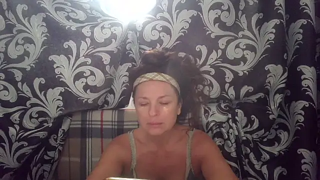 Snapshot of LindaStarS chatting on July 2026 04:27:02 AM LindaStarS online show from July 2026 04:27:02 AM