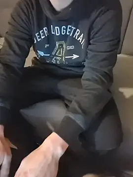 Snapshot of ShyGuyWannaTry chatting on November 2025 11:05:01 PM ShyGuyWannaTry online show from November 2025 11:05:01 PM