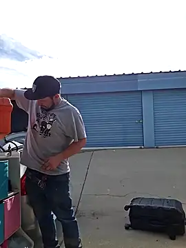 Snapshot of UncutHammer69 chatting on January 2025 08:01:01 PM UncutHammer69 online show from January 2025 08:01:01 PM