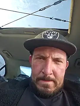 Snapshot of UncutHammer69 chatting on January 2025 08:29:01 PM UncutHammer69 online show from January 2025 08:29:01 PM