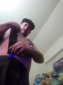 Snapshot of UncutHammer69 chatting on February 2025 07:53:02 PM UncutHammer69 online show from February 2025 07:53:02 PM