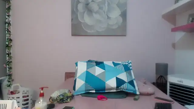 CindyCrawford online show from December 2025 03:02:02 AM