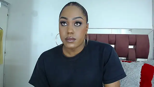 LoraineBigCockTs online show from November 2025 09:02:01 PM