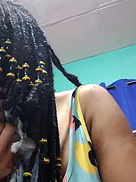 Snapshot of HONEYSWEETS_LIVE chatting on November 2025 03:28:01 AM HONEYSWEETS LIVE online show from November 2025 03:28:01 AM