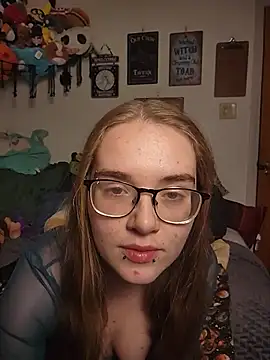 Snapshot of Izzy_Hellbourne chatting on June 2026 02:38:01 AM Izzy Hellbourne online show from June 2026 02:38:01 AM