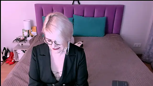 Snapshot of sabrinamacmarren chatting on October 2025 03:13:01 PM sabrinamacmarren online show from October 2025 03:13:01 PM