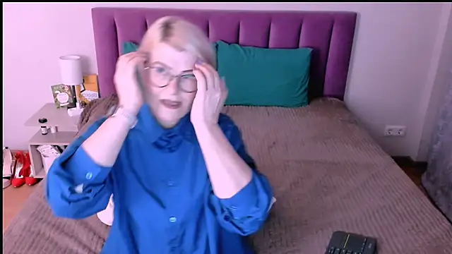 Snapshot of sabrinamacmarren chatting on November 2025 05:23:01 PM sabrinamacmarren online show from November 2025 05:23:01 PM